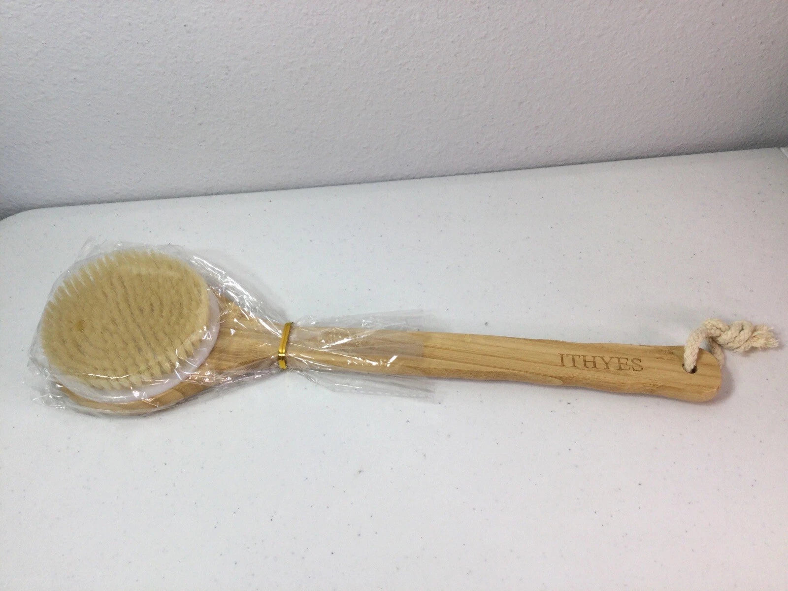 ITHYES Bamboo Long Handle Shower Brush. Exfoliating. NEW.